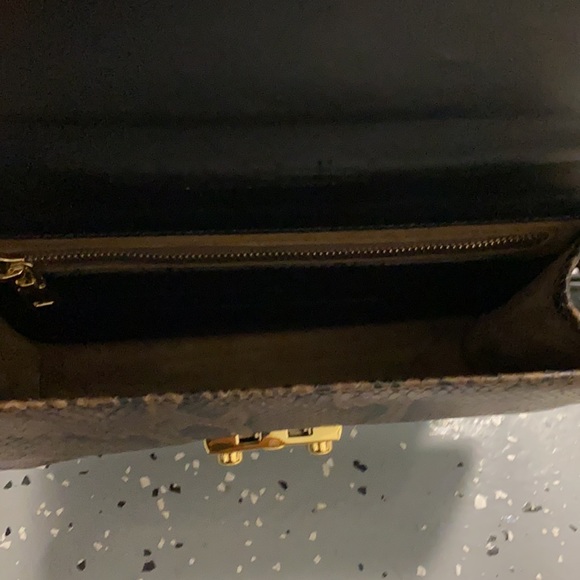 Paolo Bentini Python Print Crossbody Handbag - Picture 8 of 8